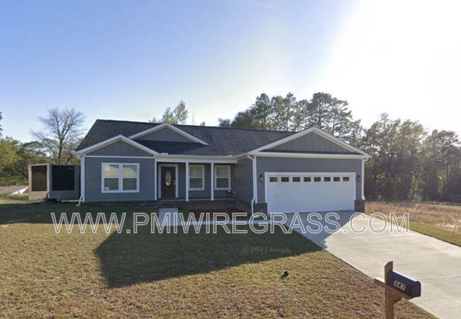 Photo - 347 Spruce Ln