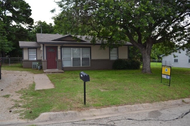 Building Photo - 1609 Wayne St Rental