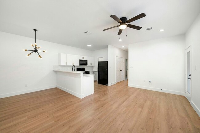 Photo - 7205 Tippett St