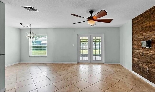 Photo - 120 Bent Oak Ct