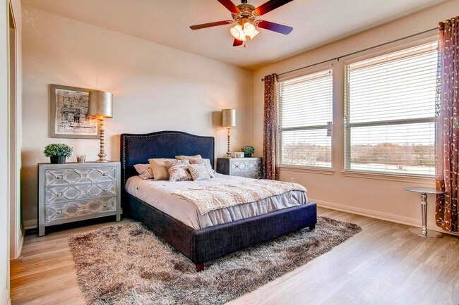 Photo - 405 Winterfield Dr