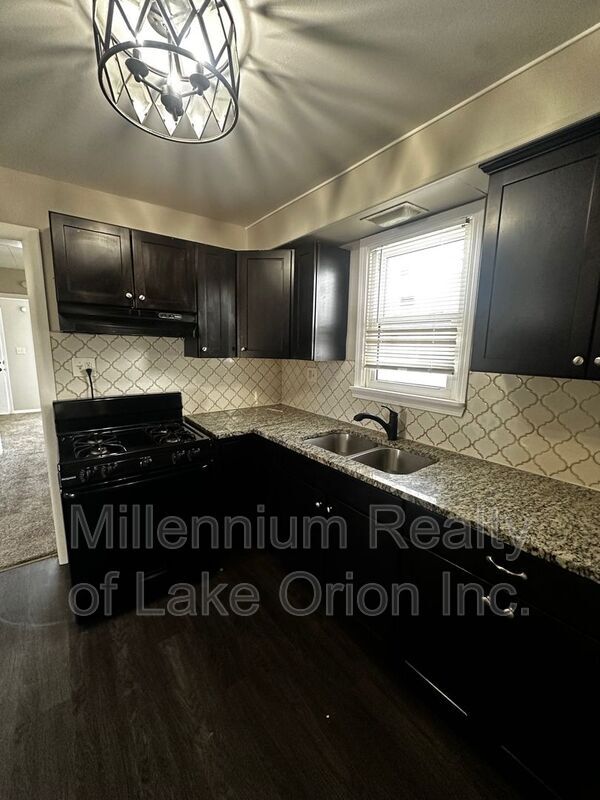 Photo - 111 W Cornell Ave