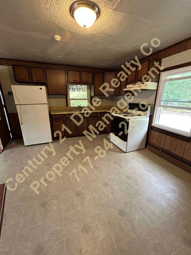 Photo - 2 Bedroom home in South Eastern School District with a Large Yard