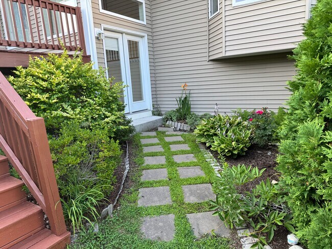 Photo - 6 Queen Isabella Way