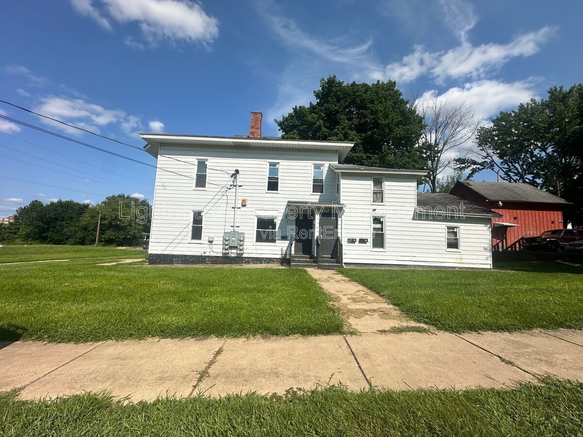 Photo - 75-75 W Fountain St Unit 2