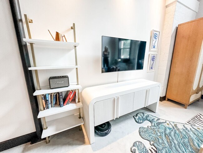 Photo - Gorgeous one bedroom one bathroom Denver Loft