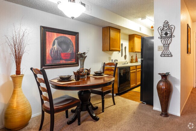 2BR, 1.5BA - 1,048SF - Dining Room