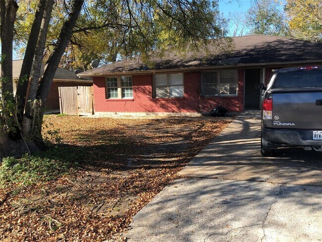 Building Photo - 2128 Mulberry Ln Rental