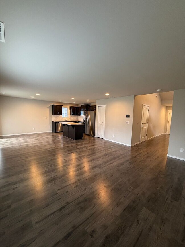 Photo - 2925 Mahogany St NE