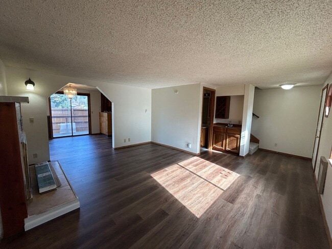 Photo - 913 Peters Pl SE Unit 3