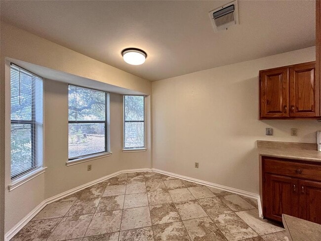 Photo - 57 Woodcreek Dr