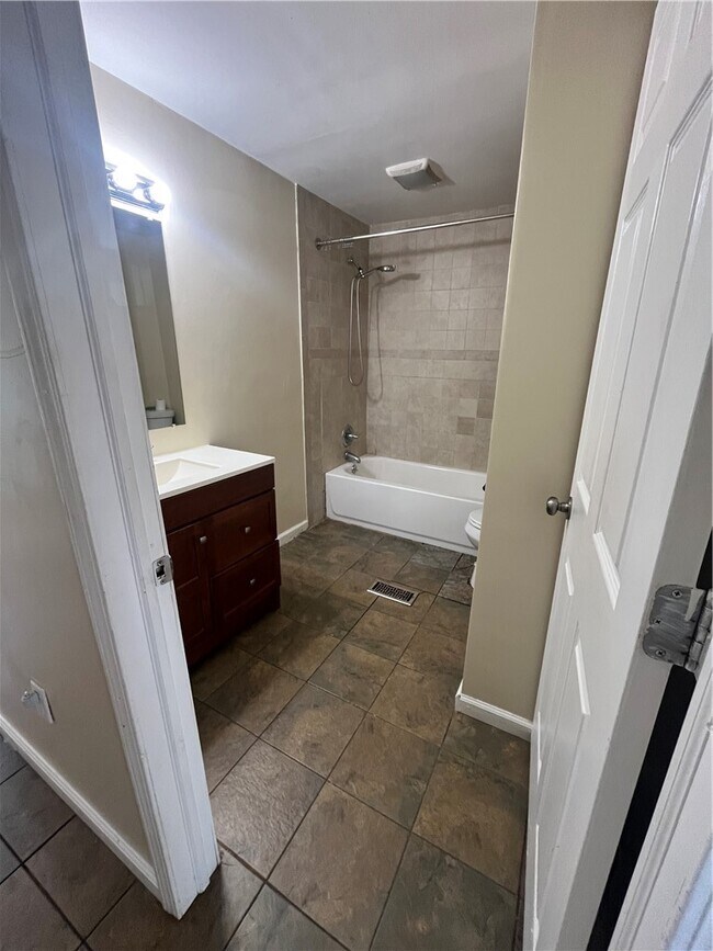 37 Gregory St