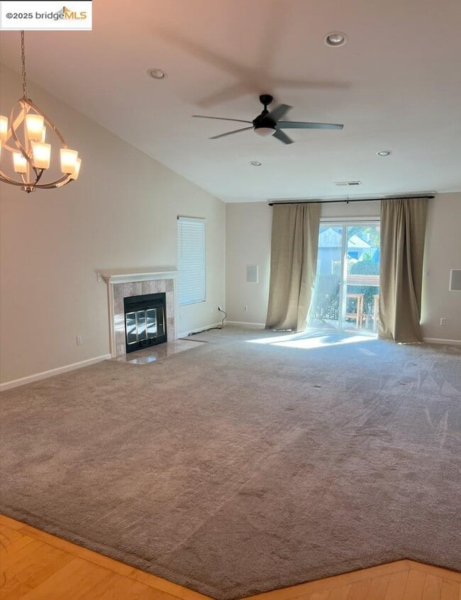 Photo - 5789 Cutter Loop