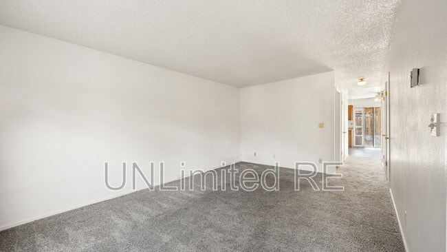 Photo - 1637 Canada Crescent Casa Adosada