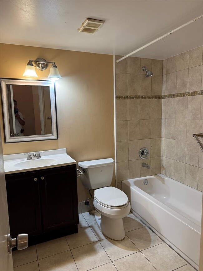 Photo - 9001 Wiles Rd Unit 305