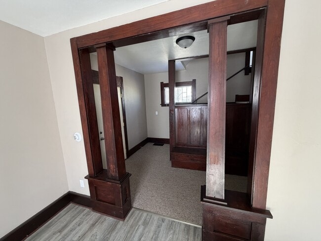 Photo - 757 Moore St