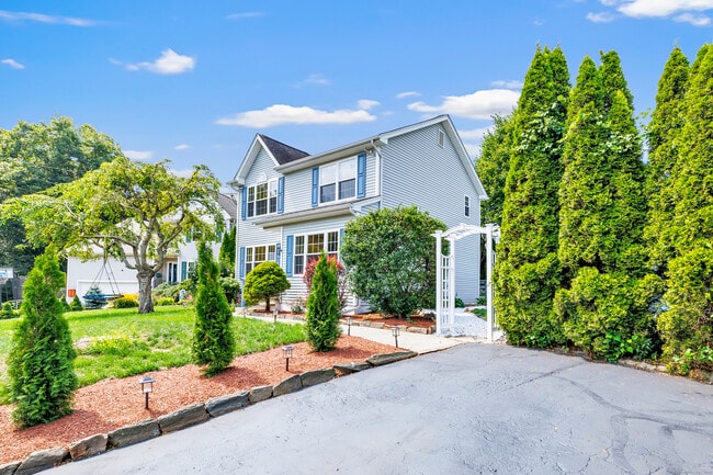 Photo - 18 Kathryn Dr