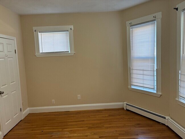 Photo - 71 W Selden St Unidad 1