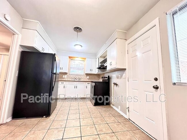 Photo - 3312 Little John Dr