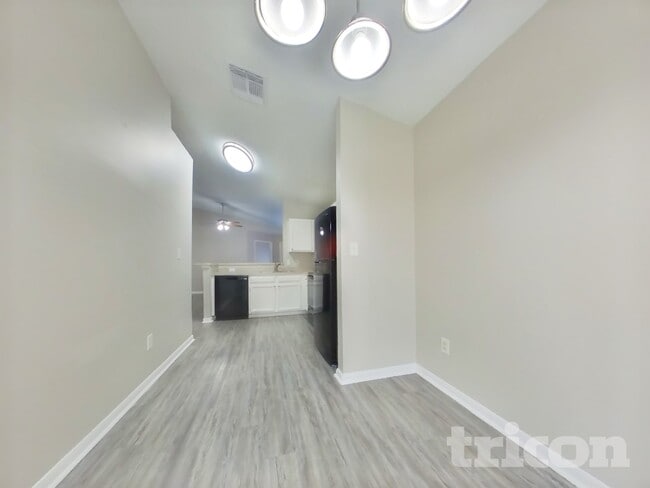 Photo - 3114 Kelling St