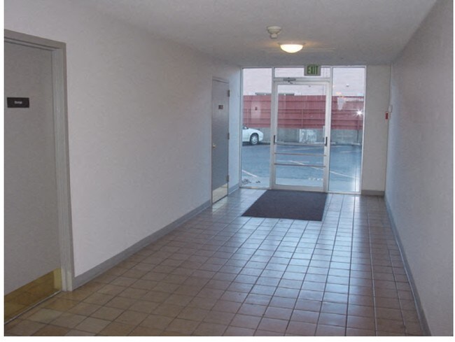 Photo - Brentwood Tower