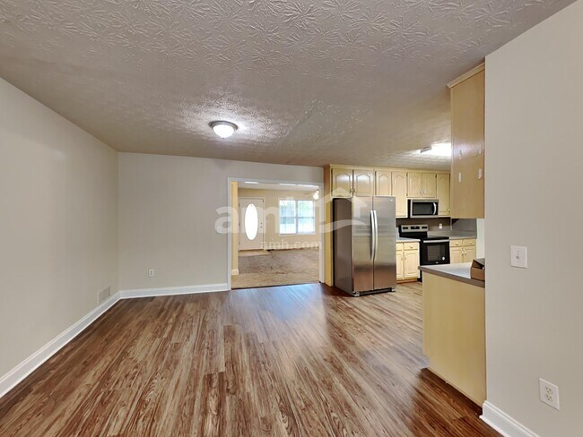 Photo - 747 Evergreen Dr