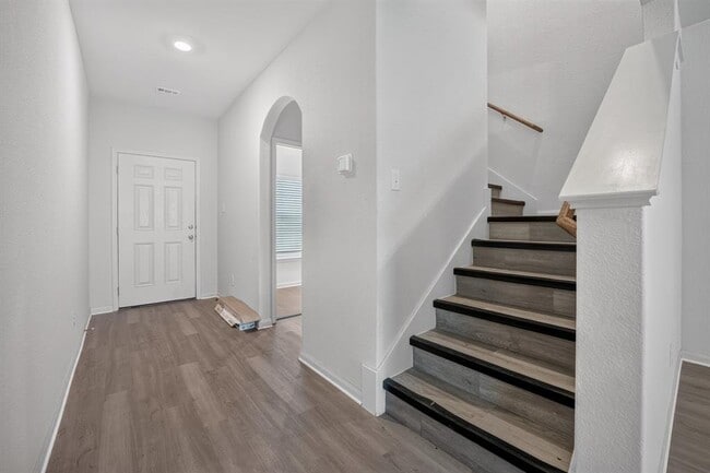 Photo - 169 Allington Cir