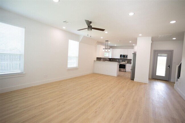 3817 Winfield Ave Unit Full Unit