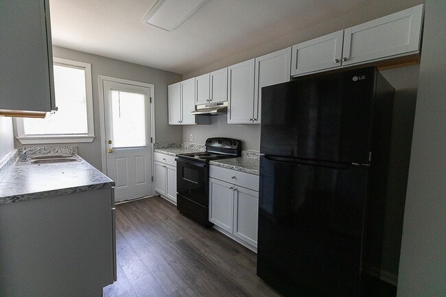 Photo - 1718-1720 E 39th St Unit 1718 E 39