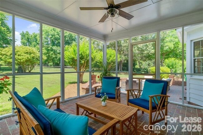 Photo - 6135 Highview Rd