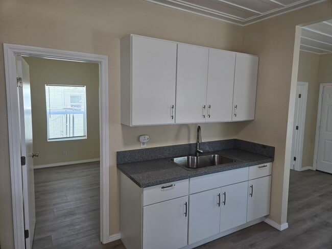 Photo - 1201 Saticoy St