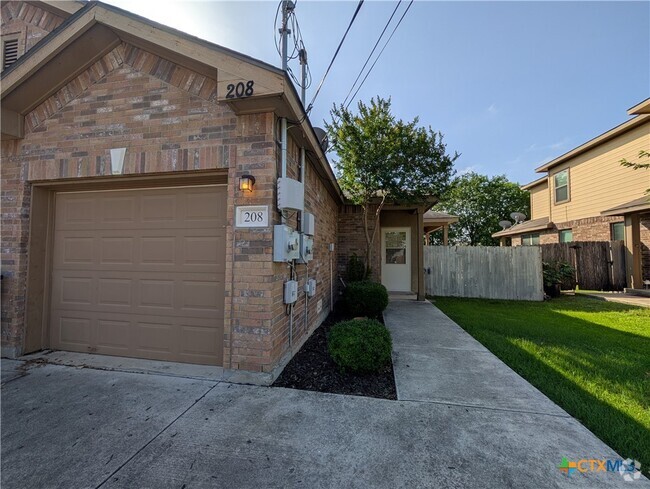 Building Photo - 208 Anne Louise Dr Rental