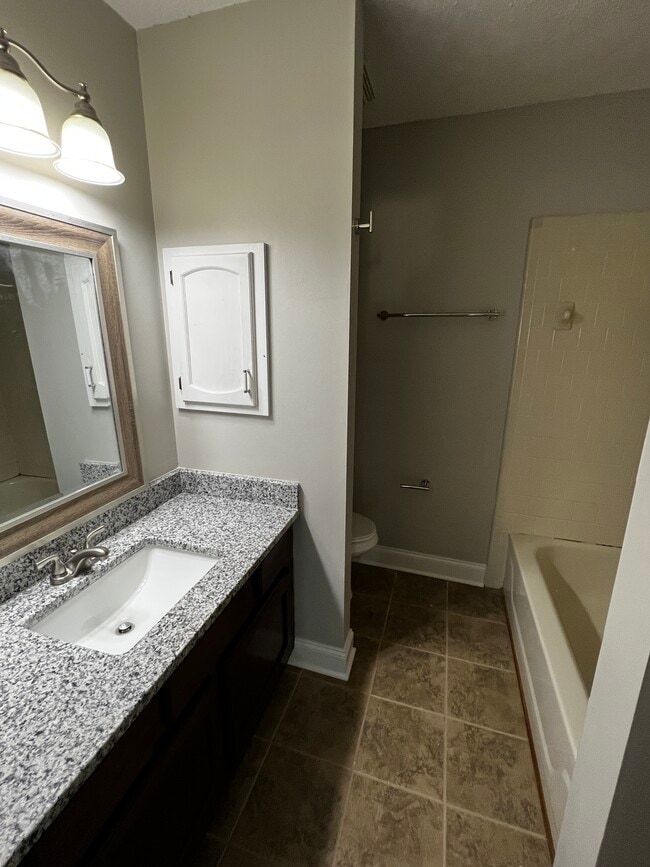 Photo - 2572 Exeter Dr