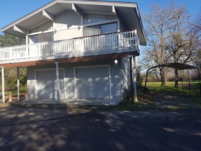 Building Photo - Beautiful Country Setting above garage Stu... Rental