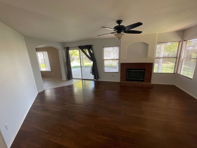 Photo - Highly Desirable 4b/3b Orangecrest Home