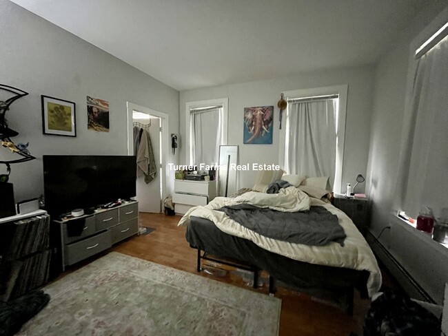 Photo - 42 Sewall St Apartments Unit 2