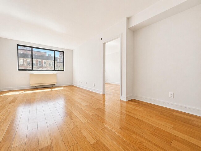 Photo - 323 W 96th St Unidad 511