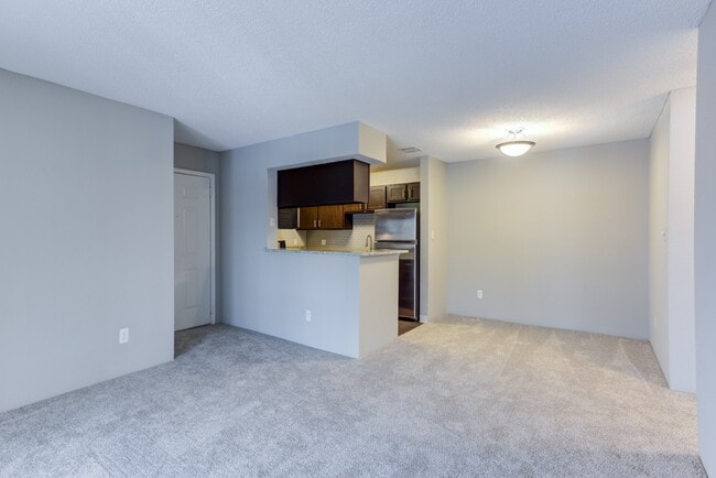 The Lakes of Schaumburg Apartment Homes
