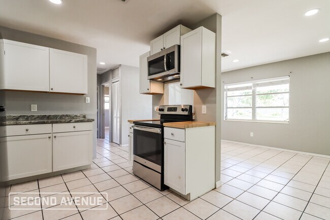 Photo - 7320 38th Ave N