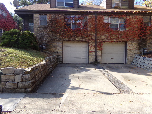 Building Photo - Newly Remodeled 3 Level Duplex off 24th an... Rental