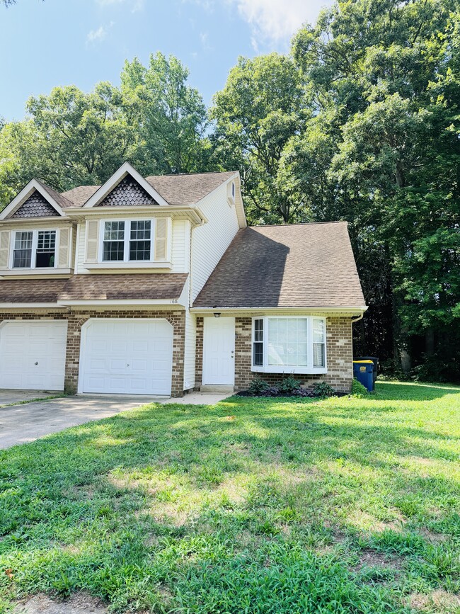 Building Photo - 168 Stoney Dr