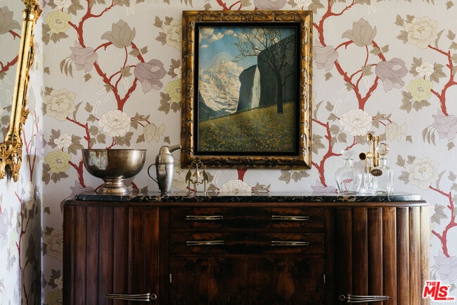 Photo - 1046 W Kensington Rd