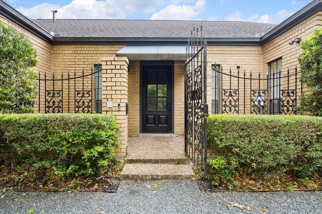 Photo - 2417 Blue Bonnet Blvd
