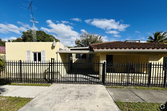 Front of the House - 1135 NE 127th St Rental