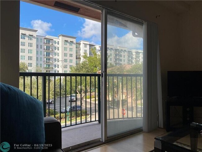 Photo - 2021 SE 10th Ave Unit 219