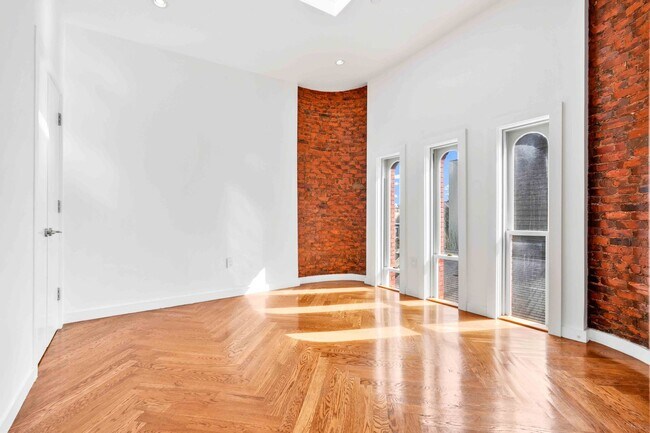 Photo - Serene and Bright ,Well-Appointed  1 bedroom -  Historic Crown Heights North