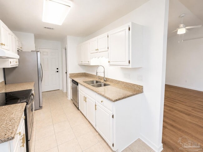 Photo - 315 Mirabelle Dr