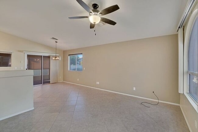 Photo - 98 E Futurity Pl