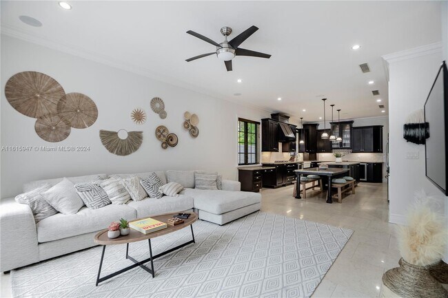 Photo - 2942 SW 4th Ave