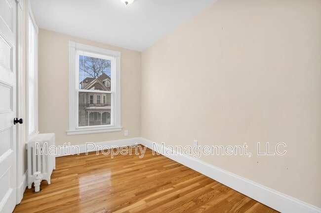 Photo - 14-14 Beltran St